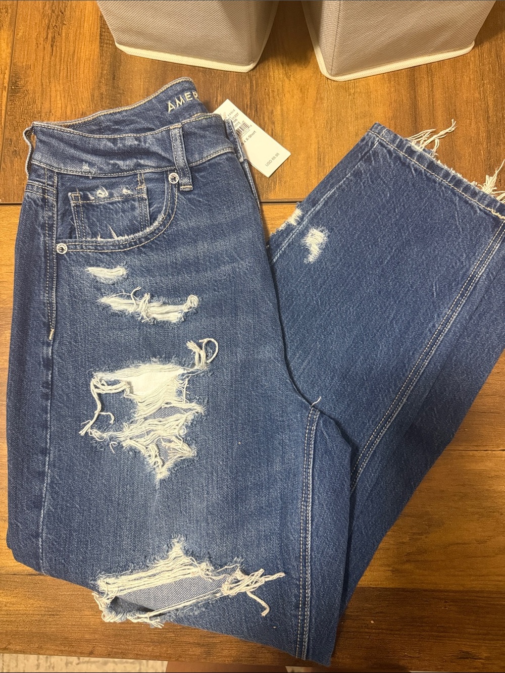 American Eagle Outfitters Distressed High-Rise  size 4 x-shirt